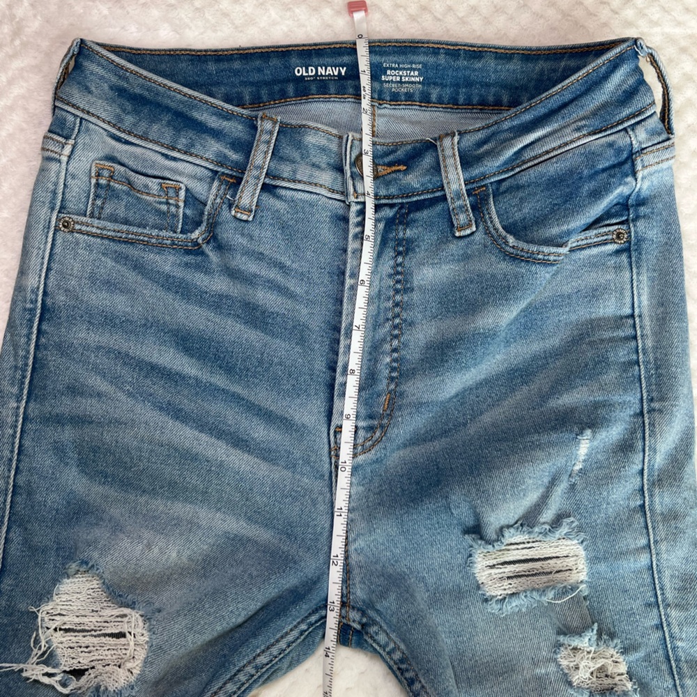 Old Navy Light Blue Distressed Skinny Jeans - Picture 6 of 9